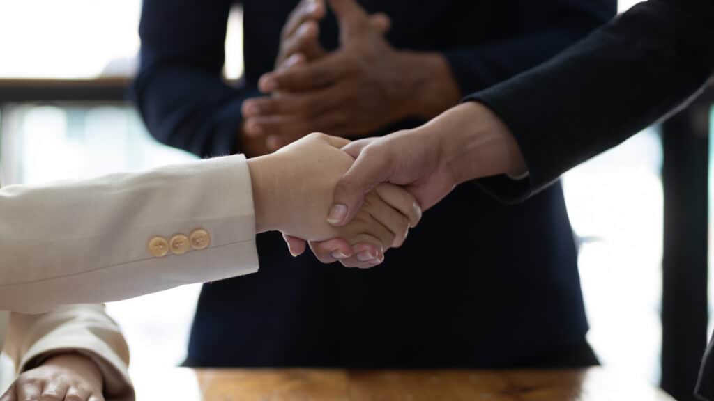 What to Expect When Partnering with a Recruiting Firm